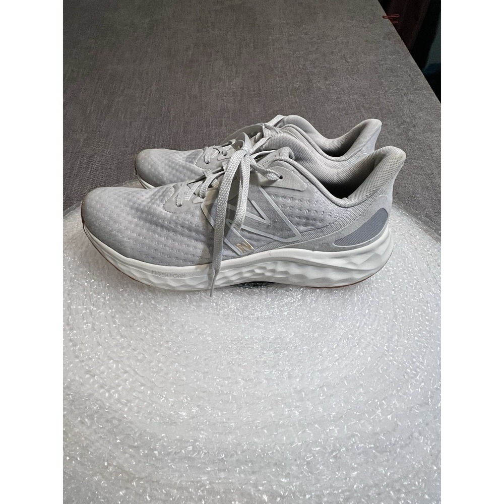 New Balance Womens Arishi V4 Gray Running Shoes Sneakers Size 9.5 Training Gym